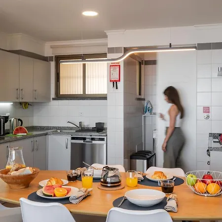 Caniço Vii By An Island