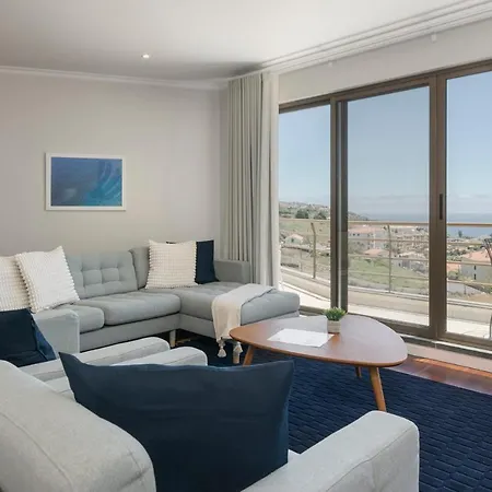 Caniço Vii By An Island