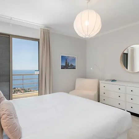 Caniço Vii By An Island *